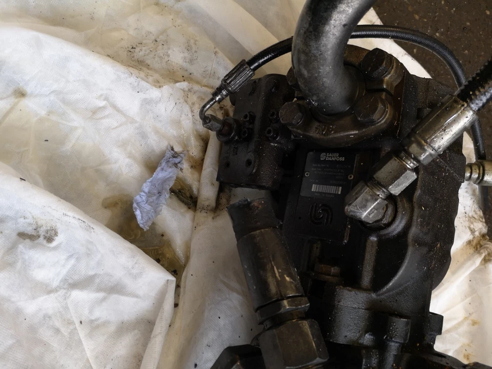 Hydraulikpumpe TG264KD4X4S JLG Sauer Danfoss M46-21082 Hydrostat 80003476 - Bild 4 von 4