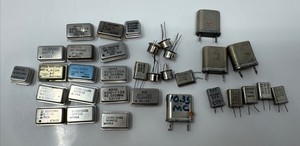 Lot of 33 Various Crystal Oscillators DIP TTL Vintage - FAST SHIPPING!