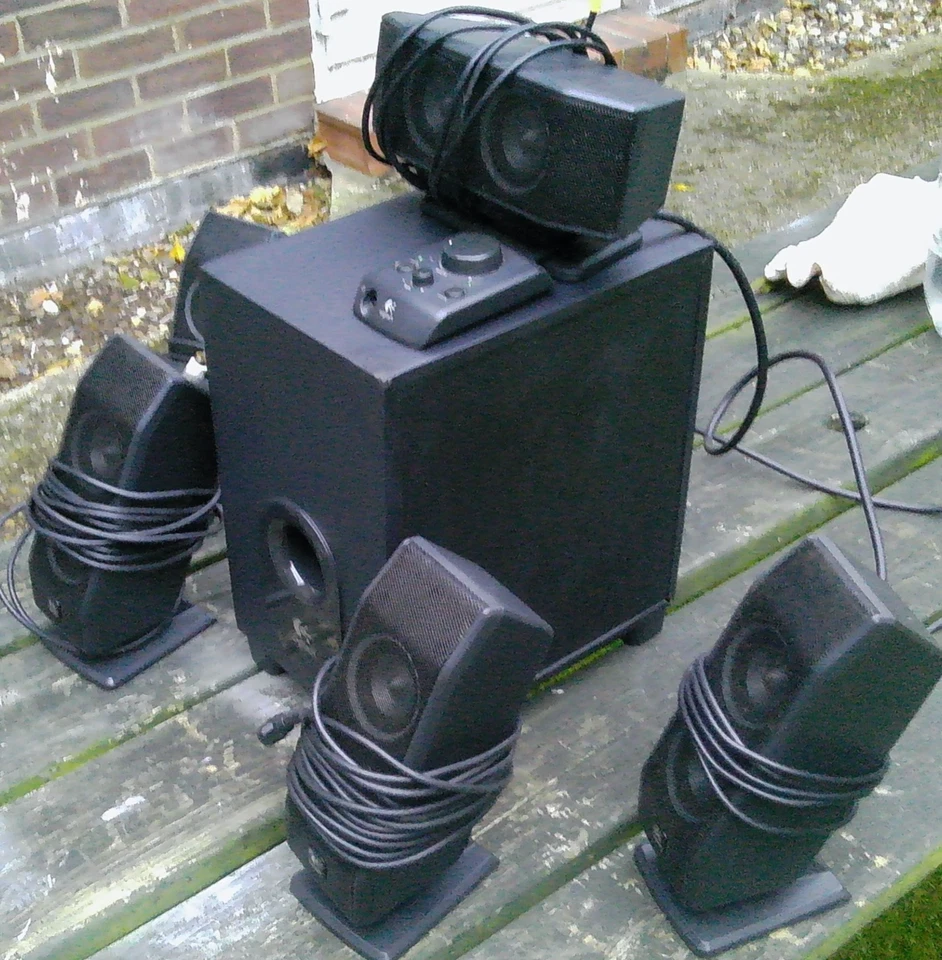 Logitech X-540 5.1 Lautsprechersystem für PC Computer - Bild 3 von 4