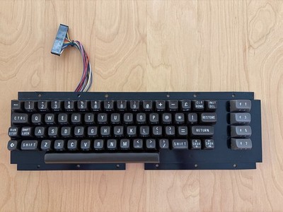   C64 Tastatur Dunkel   TOP Zustand   100% OK & Geprüft   Commodore 64  