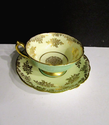 Vtg PARAGON Green Gold Center Medallion Teacup & Saucer Bone China England NICE!