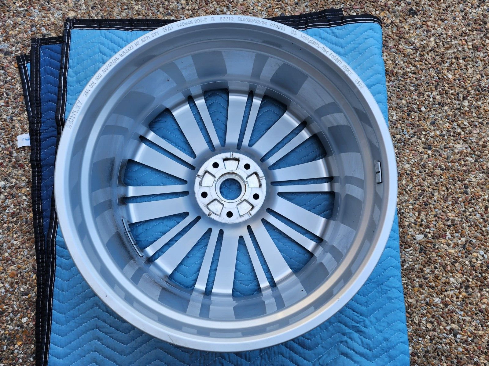 BENTLEY CONTINENTAL GT & GTC OEM ORIGINAL ONE (1) FRONT 9.5Jx22" SILVER WHEEL