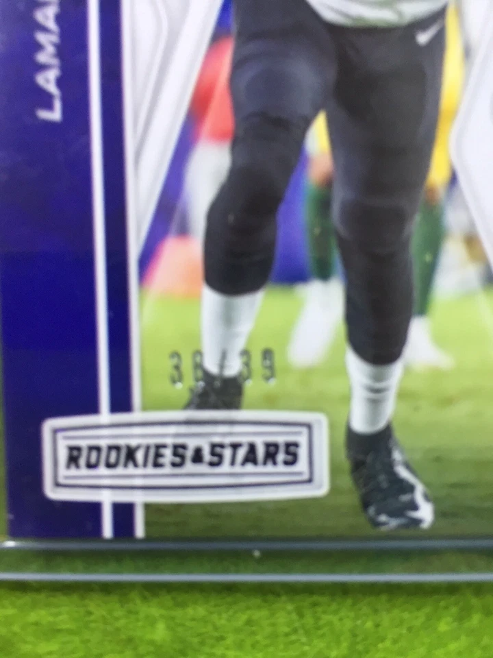 LAMAR JACKSON CARD JERSEY #8 RAVENS #/39 SSP INSERT 2019 Panini Rookies & Stars - Image 3 of 4