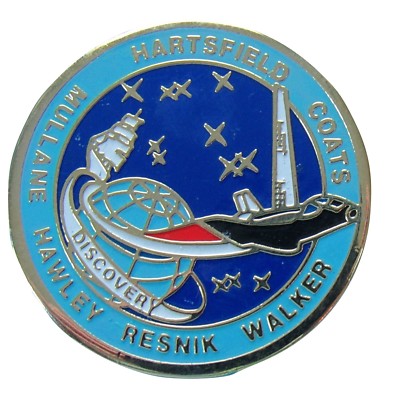 PIN enamel vtg NASA Space Shuttle STS-41D DISCOVERY Coats Hartsfield Mullane