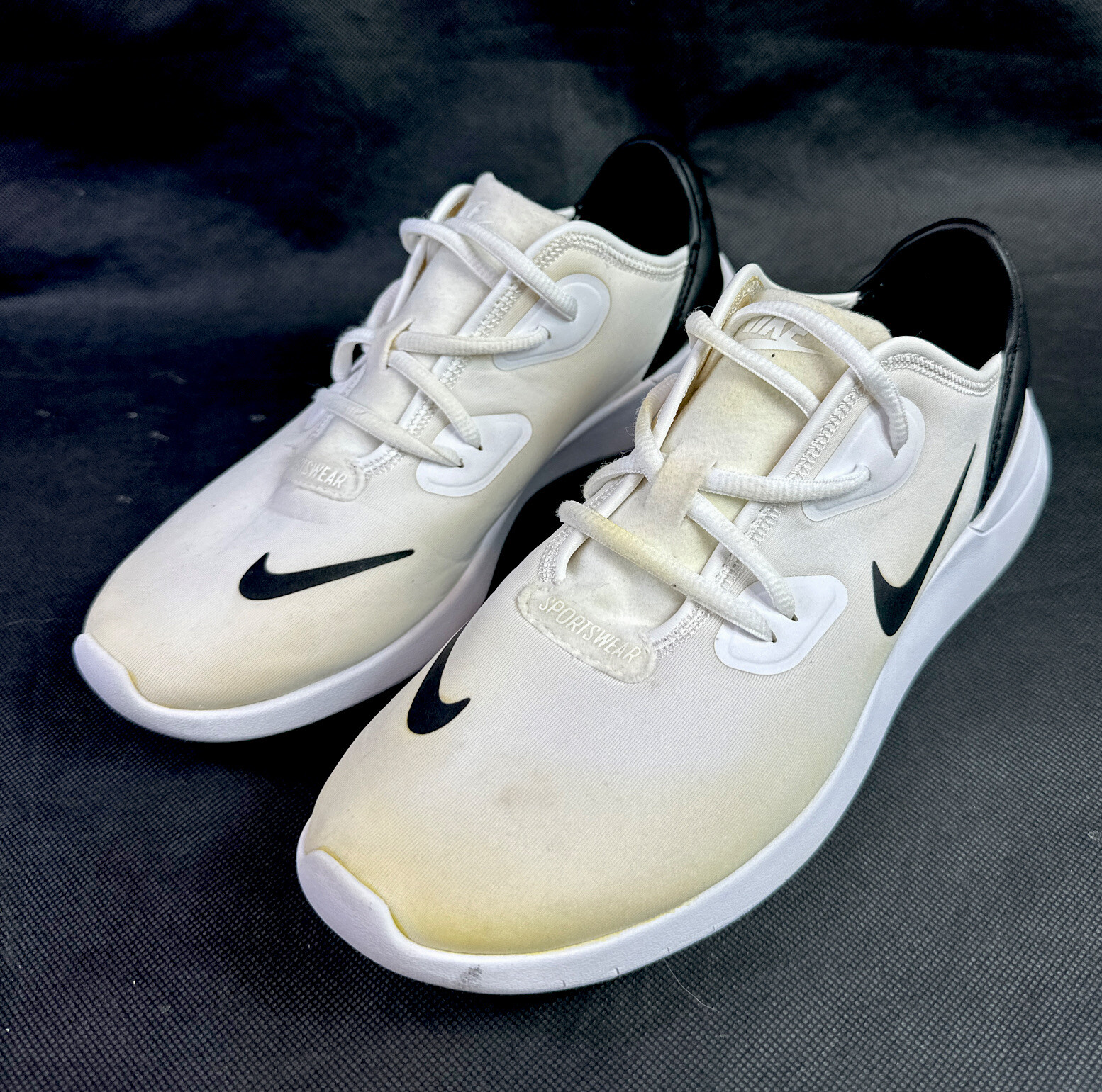 SAOLA NIKE Hakata (GS) scarpe da corsa basse AO1242 100 bianche nere giovani taglia 5 EUC.