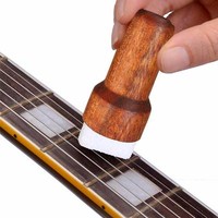 BüRste Reinigung Saiten Gitarre Bass Ukulele Zither Werkzeug In Holz P2ID