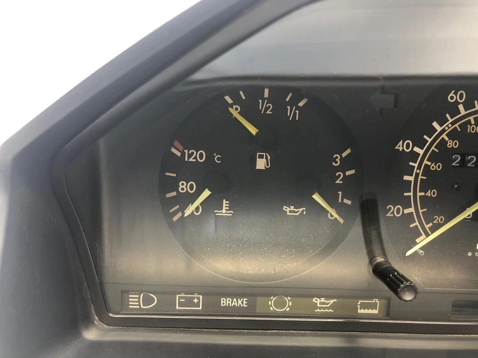 Cuadro de instrumentos velocímetro 86-91 Mercedes 300E 87 300D OEM 225K 1245425506 Foto 3 de 4