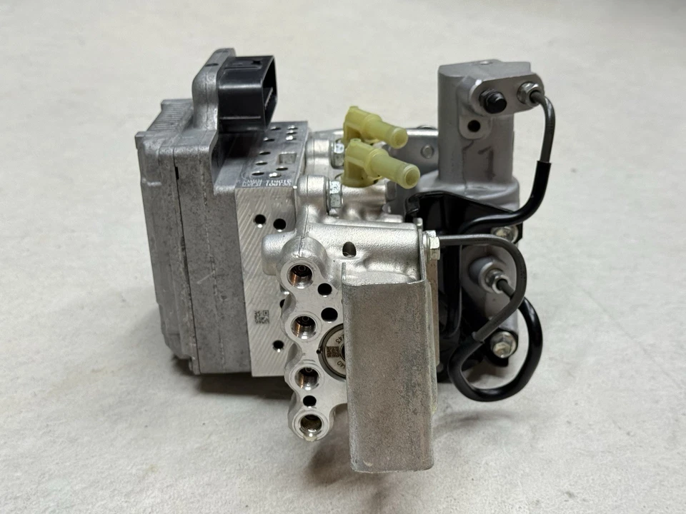 2013-2015 Toyota Prius C подлинный тормоз главный цилиндр ABS насос 47210-52220 - Изображение 4 из 4