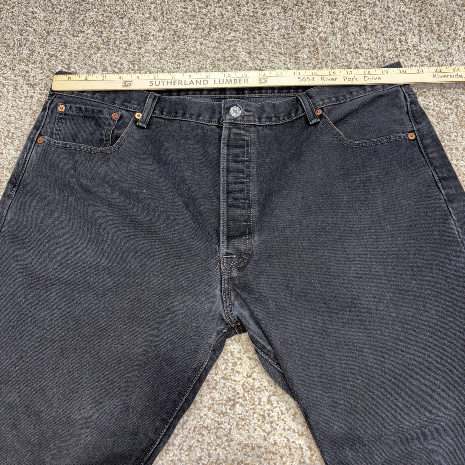 Levi's 501 button fly Jeans Mens 42x30 Black  Denim Straight Leg Fits 40 X 29 - View 7