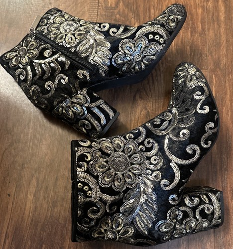 Women’s boots KARL LAGERFELD DESIGNER SEQUIN EMBELLISHED BOOTIE 8.5