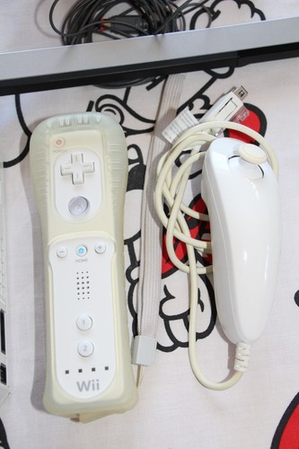 CONSOLA NINTENDO WII BLANCA CON CABLES Y MANDO FUNCIONANDO PAL ESPAÑA - Imagen 2 de 8