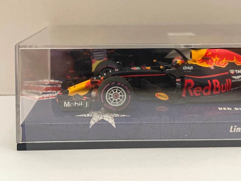 Minichamps 1:43 Red Bull Racing RB13 Australian GP 2017 Max Verstappen 413170133 - Image 3 of 4