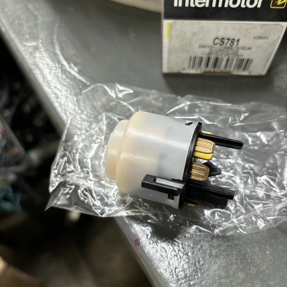 Interruptor de encendido BWD Intermotor CS781, modelos seleccionados Audi/Porsche/Volkswagen/Asiento Foto 3 de 4