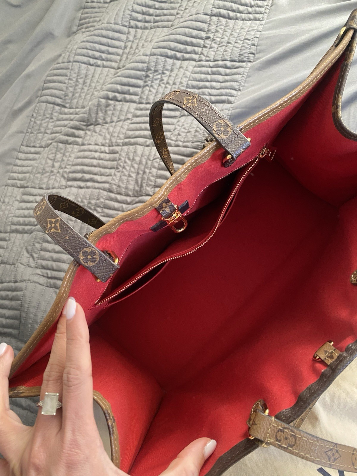 Louis Vuitton OnTheGo GM Monogram Canvas Tote Brown Dust Bag image 4