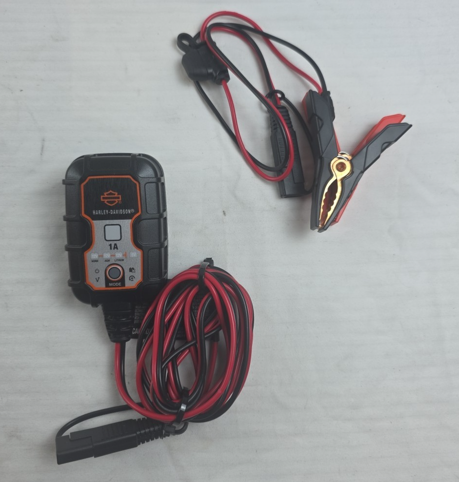 HARLEY-DAVIDSON GENUINE 1 AMP BATTERY CHARGER 66000304 for sale