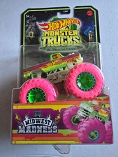 HOT WHEELS MONSTER TRUCKS - MIDWEST MADNESS - GIANT WHEELS - GLOW in the DARK