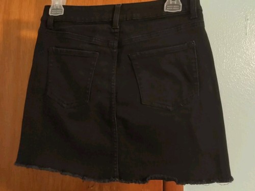 No Boundaries Woman’s Black distressed Jean Mini Skirt Size 7 - Picture 5 of 5
