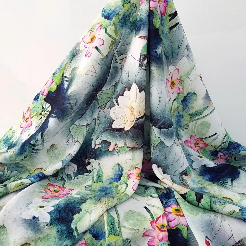 1 meter X 1.4 meter Lotus Floral Dress Material Soft Viscose Rayon Fabric Poplin - Bild 3 von 4