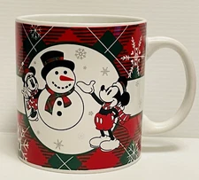 Disney Mickey & Minnie Mouse Holiday ceramic 20 Oz. Mug R Squared Zrike Brands.