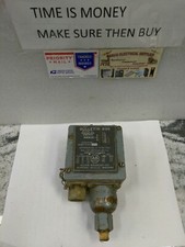 Allen Bradley  836TJ7-FC  Vacuum Switch Differential  6-30 P.S.I  350PSI MAX(9C3