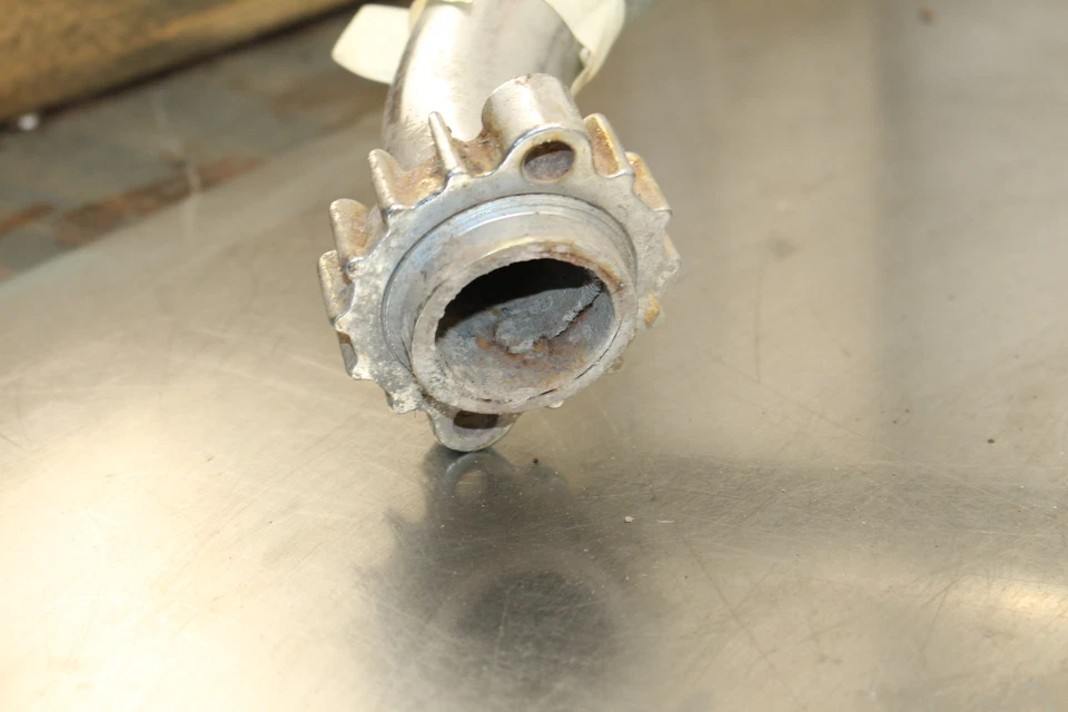 Suzuki GT185 1975 Adventurer silenciador de escape derecho tubo antideslizante X849 Foto 3 de 4