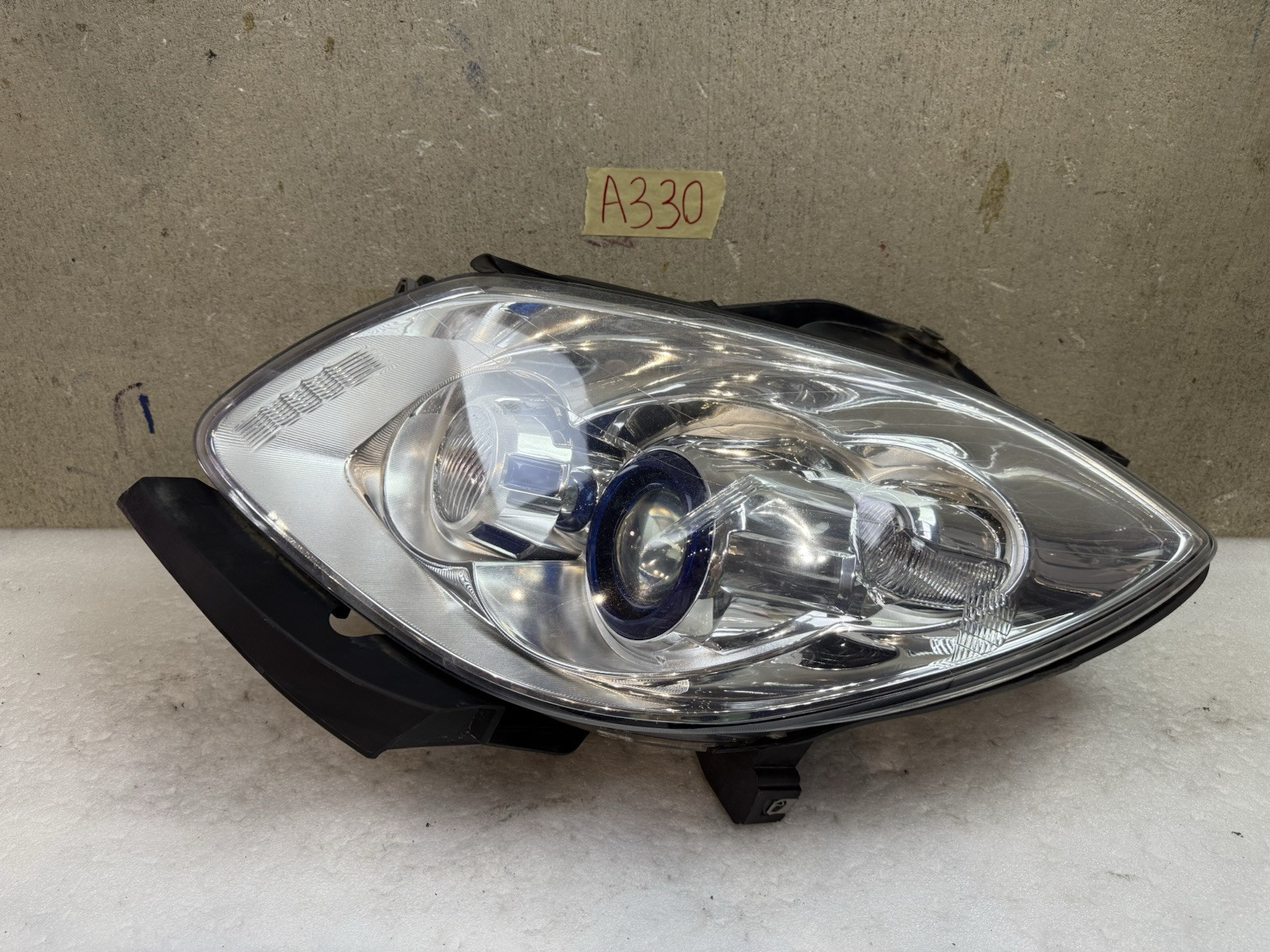2008-2012 Buick Enclave Left Driver Side Headlight Single Xenon OEM 22777955
