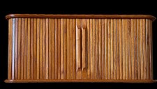 RARO RITROVAMENTO** Armadio o mensola galleggiante metà secolo moderno in teak porta tamburo