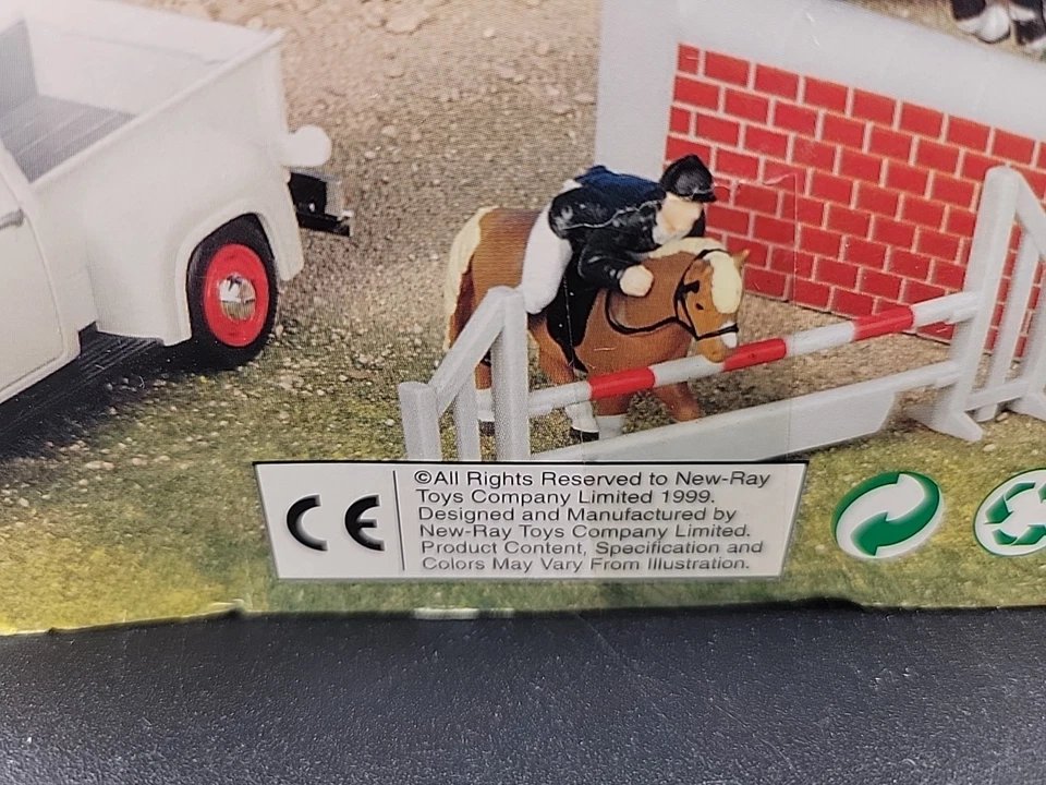 1999 NEW RAY COUNTRY PLAY SERIES TOY 3 Horses 2 Riders Pickup Jumping Fence Wall - Image 4 of 4