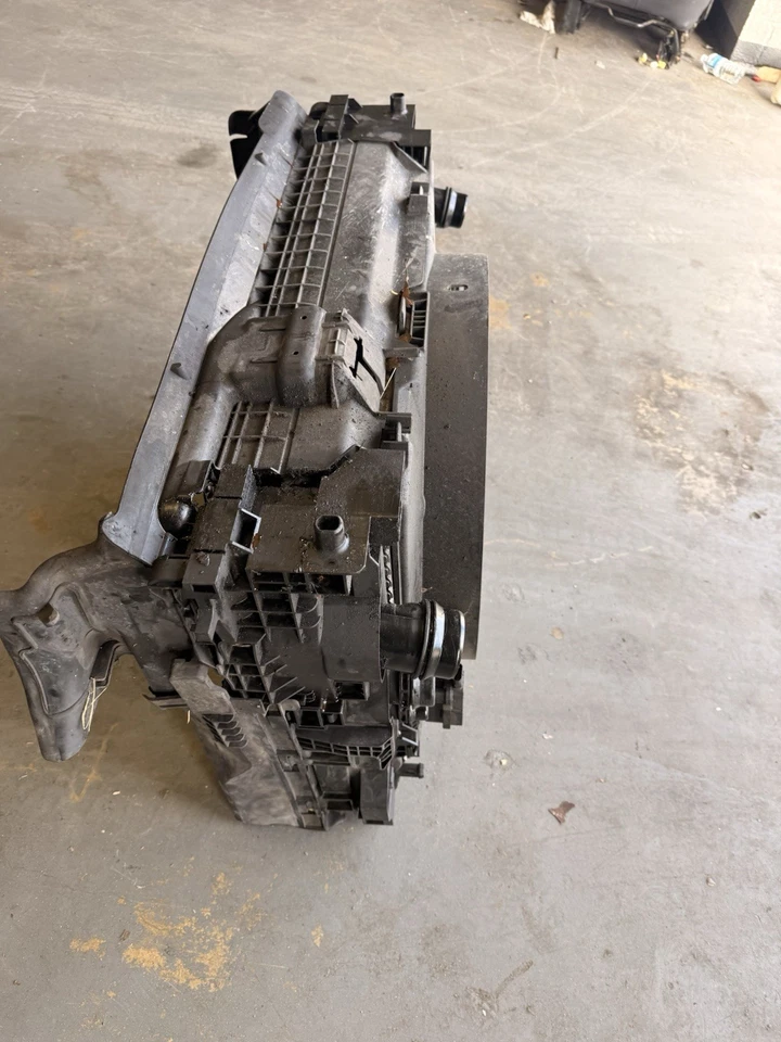 MERCEDES C CLASS W205 C200 RADIATOR PACK MANUAL 1.6 DIESEL 2017 A0999060812 - Image 3 of 4