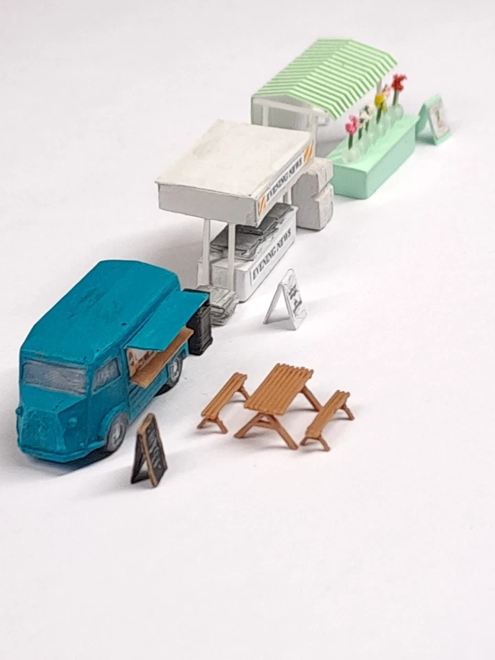 N gauge market station stalls news vendor, flower stall, catering van job lot - Image 2 of 4