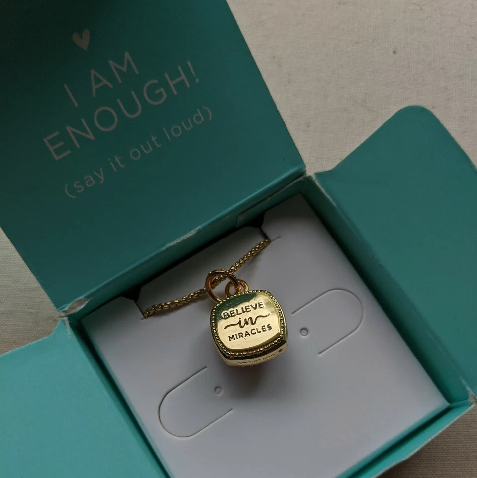 Collar Búho Rojo, Origami "Cree en los Milagros" - Oro, Cristal Escarlata Vacaciones Foto 3 de 4