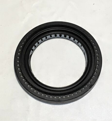 2010-2015 CAMARO REAR AXLE SEAL W/ MANUAL TRANSMISION EXCEPT LSA 6.2  92230580 - Picture 1 of 2