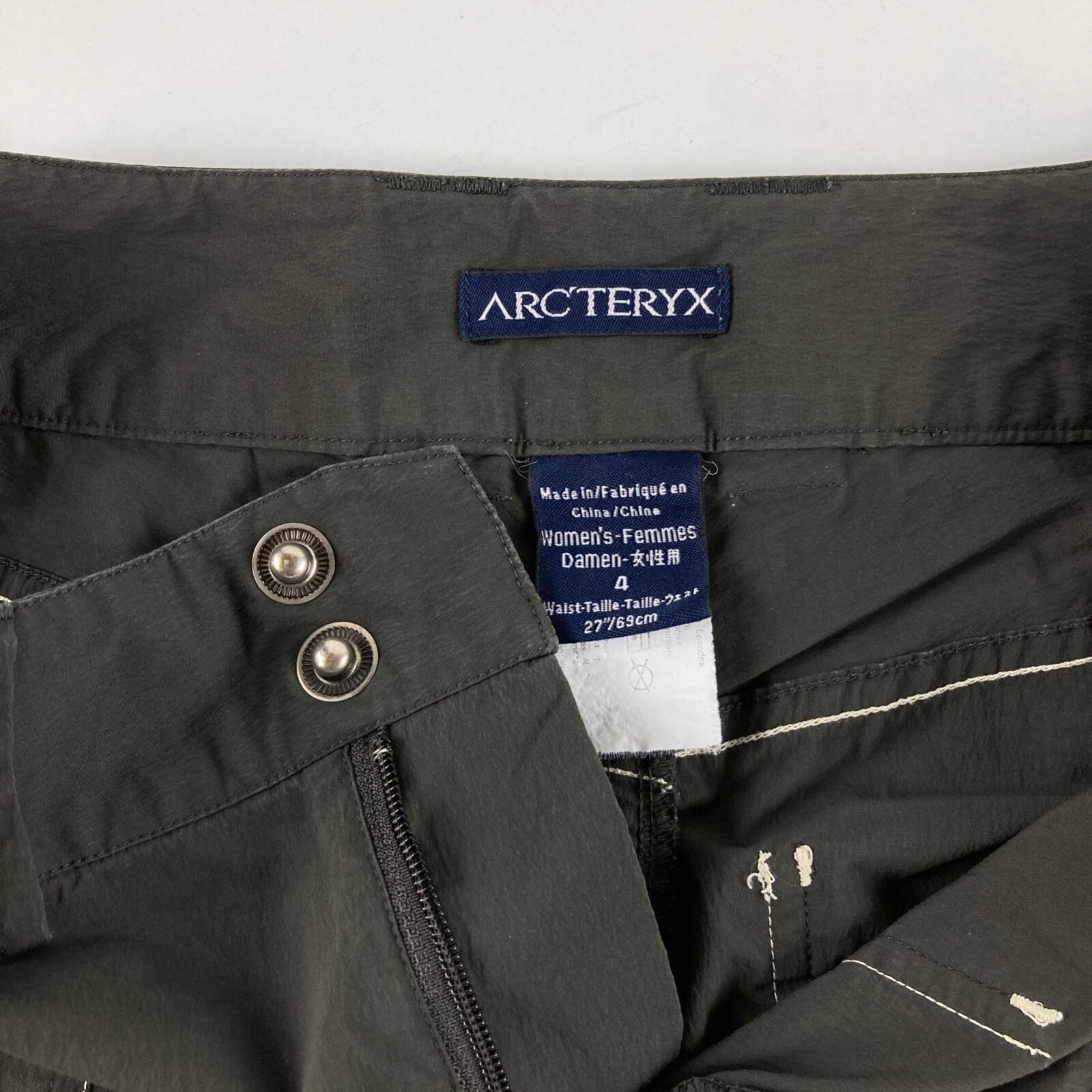Pantaloncini lunghi cargo Arc'teryx Rampart da donna taglia 4 Arcteryx