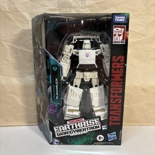 New Transformers Earthrise War for Cybertron Runamuck Figure - NEW