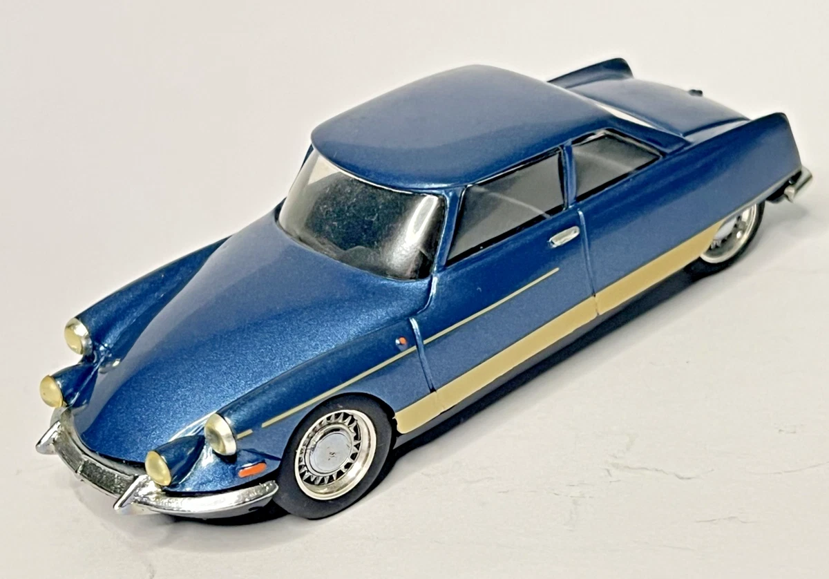 Citroën DS Tissier Car Transporter Bleu 1970 1/18