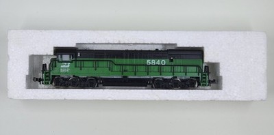 Minitrix 32014 N scale U-28 Burlington Northern #5840 Diesel Locomotive