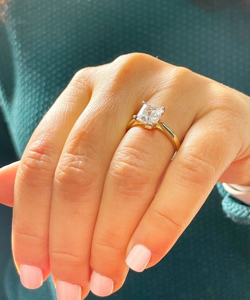 ANEL DE NOIVADO SOLITÁRIO OURO AMARELO 14K PRINCESA DIAMANTE CERTIFICADO PELA IGI 1,50 - Imagem 4 de 4