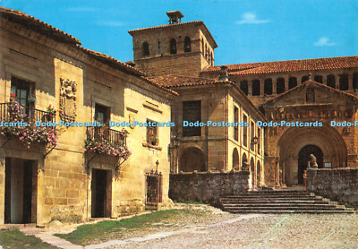 D057044 Santillana del Mar. Collegiate and Archiduchess Margarita Palace. Arriba