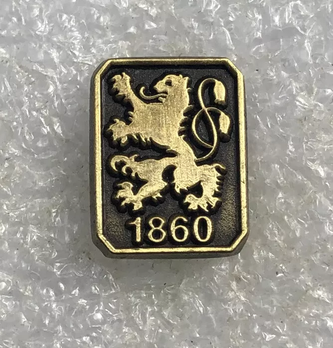 Rare pin badge MUNICH 1860 Football Club GERMANY TSV 1860 München yellow  metal