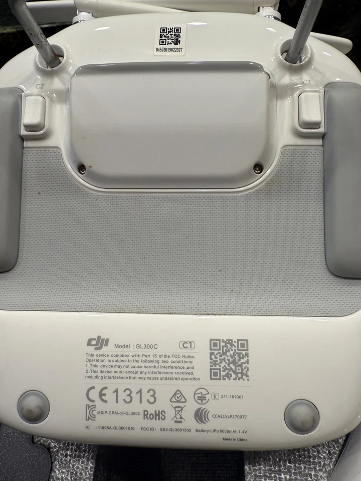 DJI Phantom 4 Drone - White (PHANTOM4) - Image 2 of 4