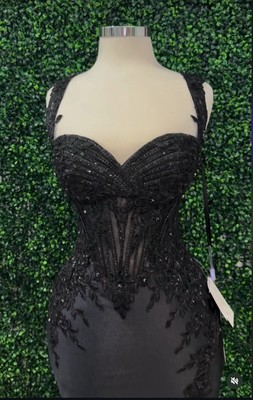 SELLING MY PROM DRESS FOR ONLY 650!!! only WORN once. a nice train