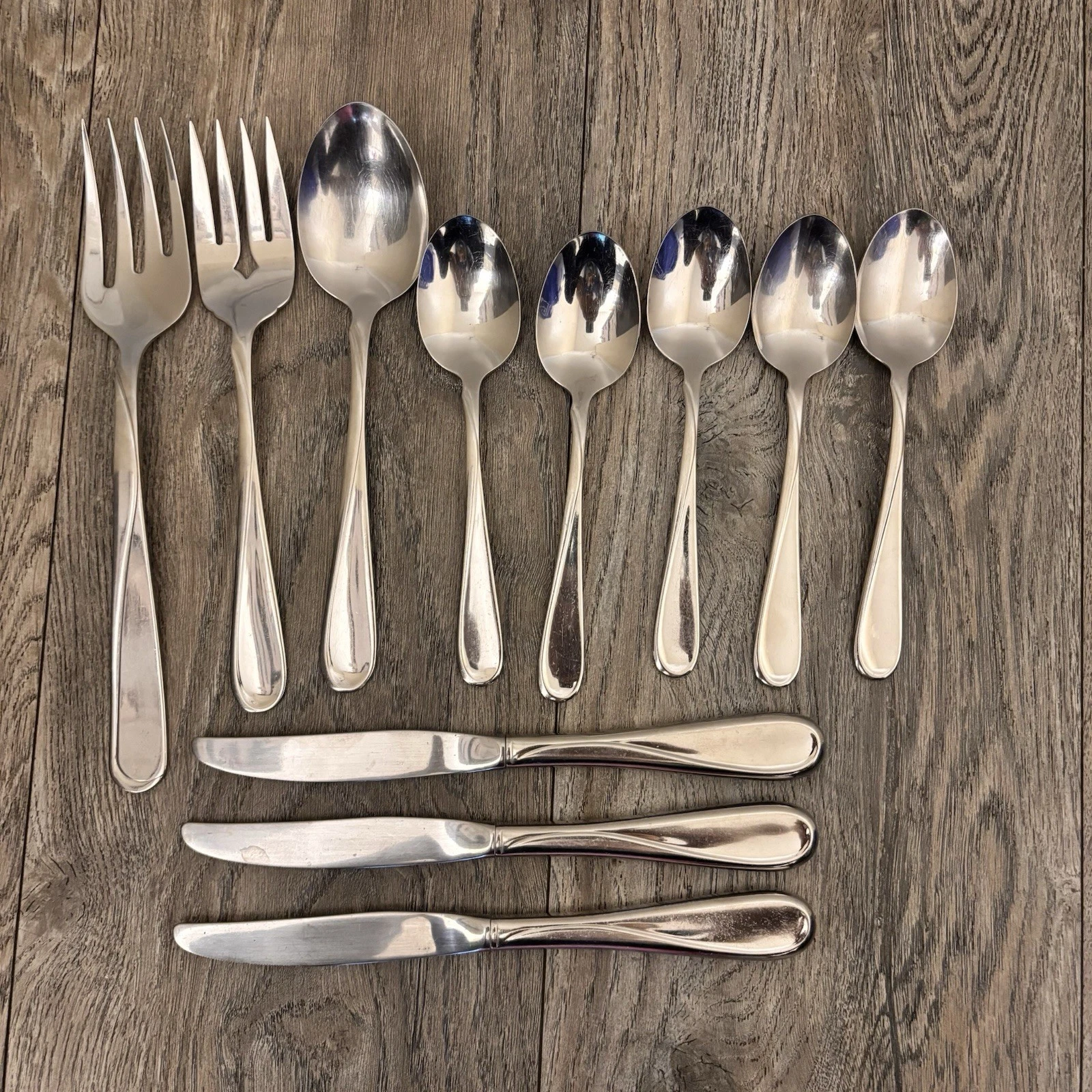 11 Piece Oneida Flight Reliance Spoon Knife Serving Pieces