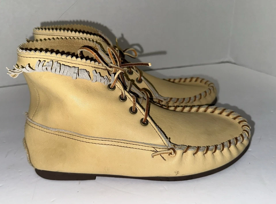 VINTAGE Native Am Ankle Boots Mocs Handmade Leather Tan Gold Mens 7 / Womens 8.5 - Image 3 of 4