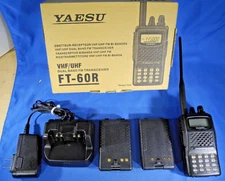 Yaesu FT-60R VHF UHF FM Ham Radio Handheld Transceiver (excellent)