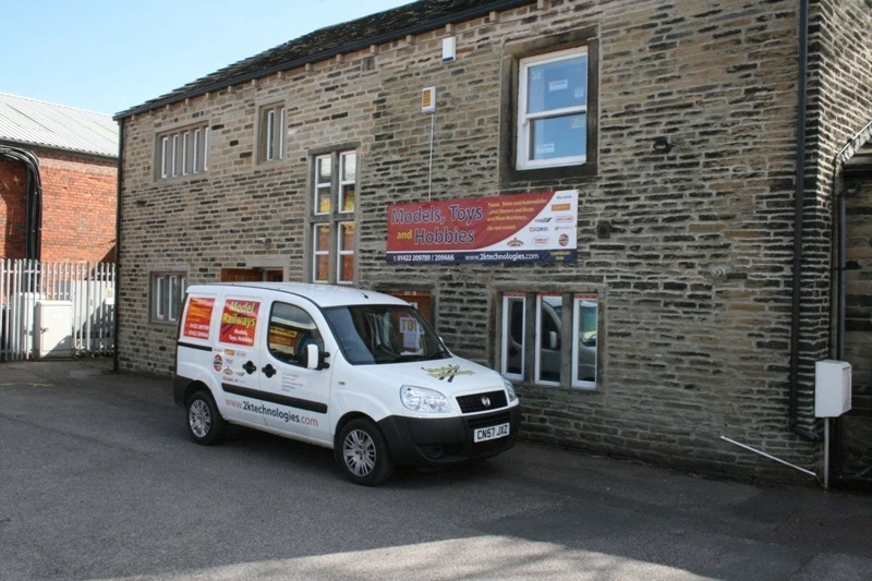 Trix 66602 - Gaugemaster GM60 Locomotive Wheel Cleaning Brush 00 Gauge -POD Post - Image 4 of 4