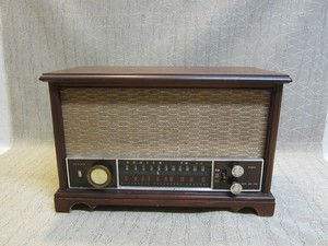 Vintage Zenith Vacuum Tube Radio K 731 Am Fm Table Top Mid