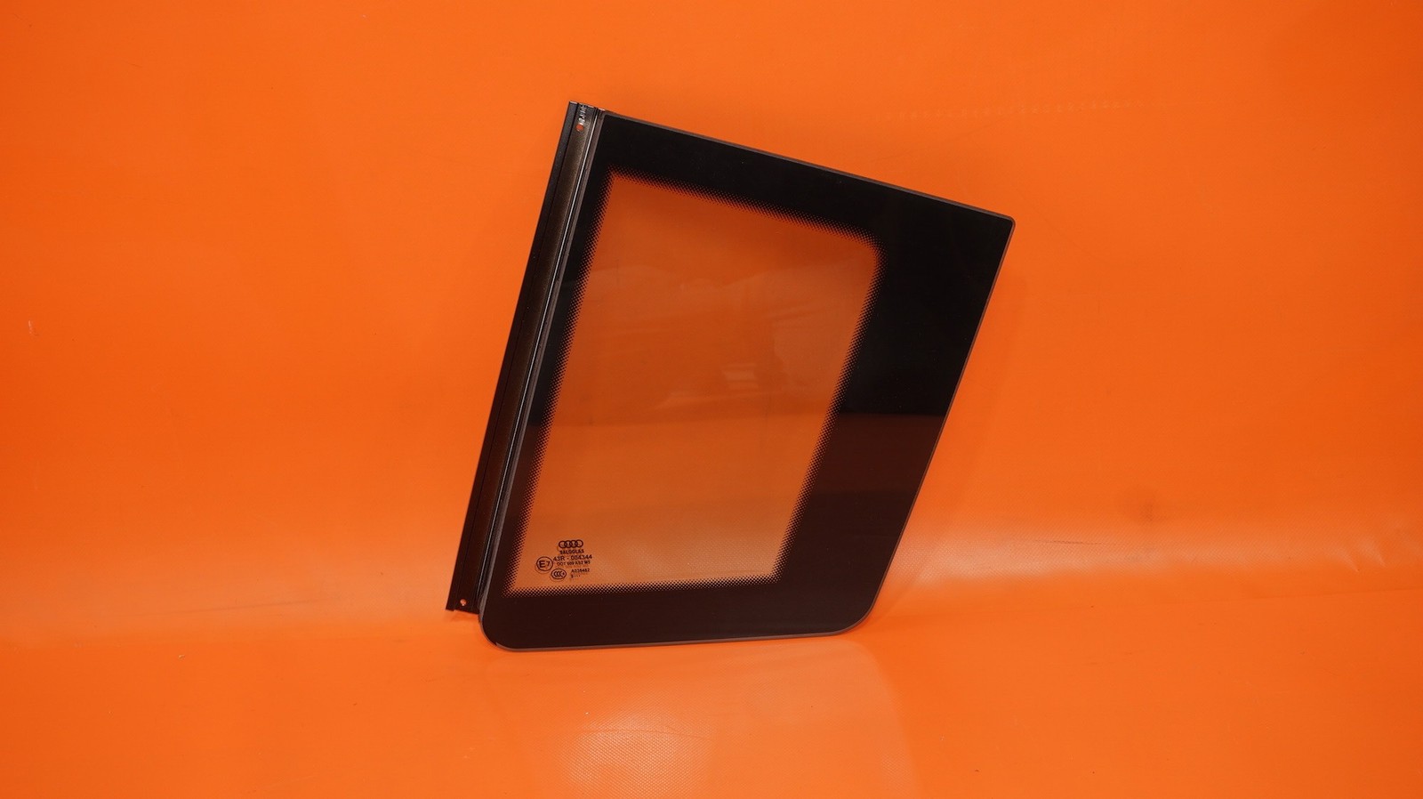 Audi R8 2008-2014 Front Left Quarter glass