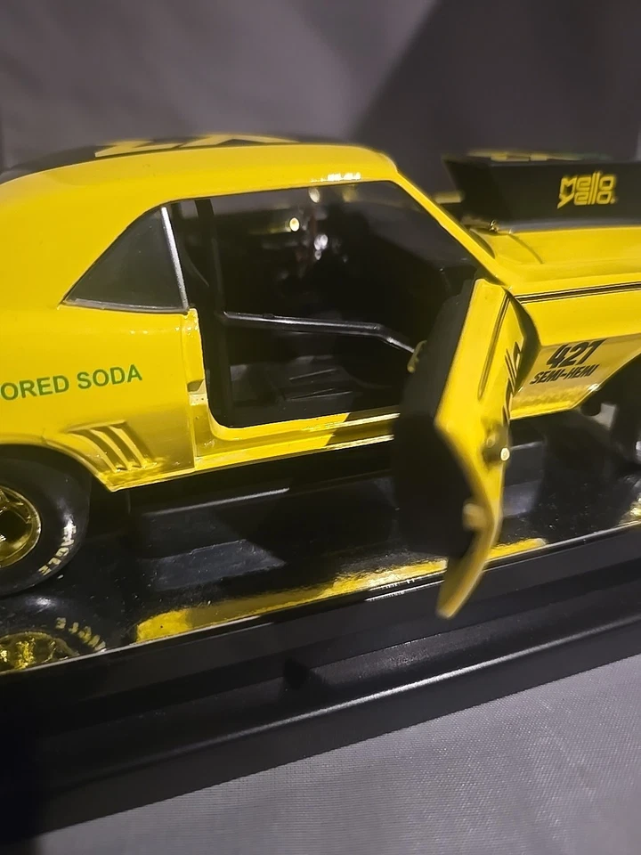 *USED*M2 Machines CHASE 1969 Chevy Camaro SS/RS Mello Yello 1:24 1/750  - Image 4 of 4
