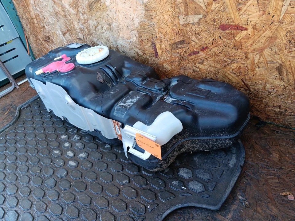 OEM 2014 Toyota 4Runner 4.0L FUEL GAS TANK RESERVOIR Foto 2 de 4