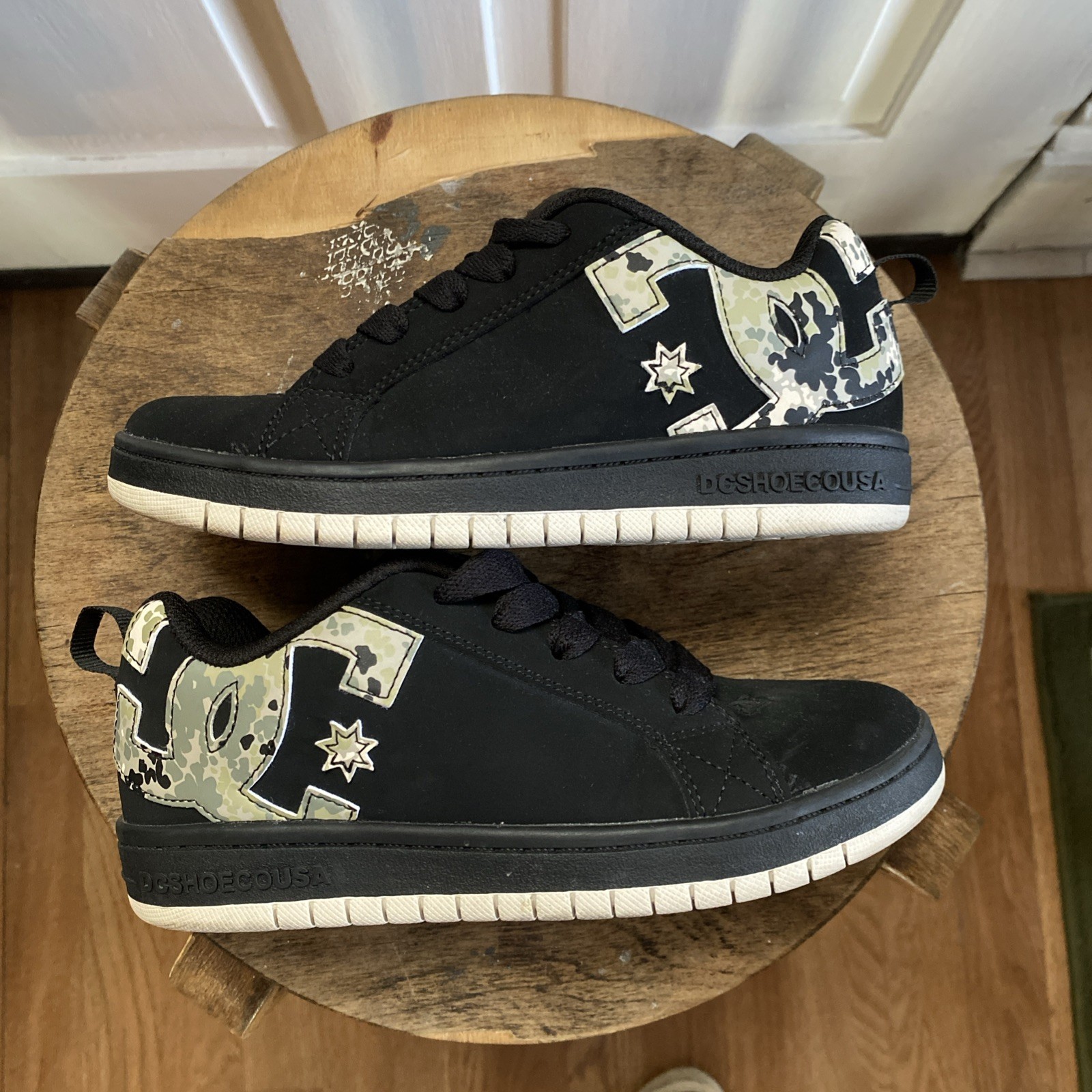 DC Kid's Court Graffik Shoe - Black / Green Camo Print